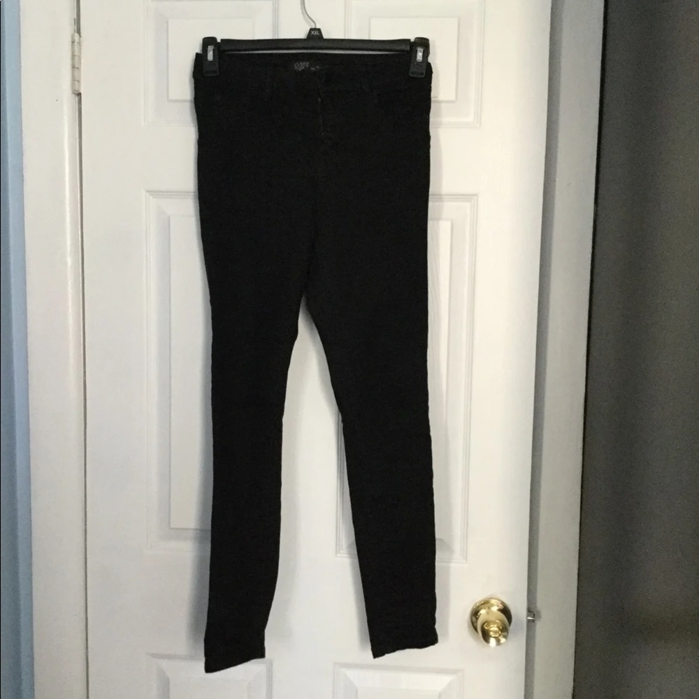 Black skinny jeans